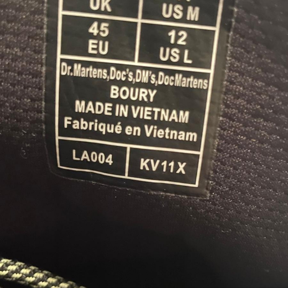 NEW DR. MARTENS MENS BOOTS SIZE 11 M / 12 L - Picture 12 of 15